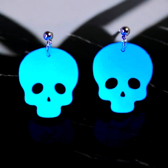 Handmade Resin Glow in the Dark Skull Earrings - Picture 1 of 3